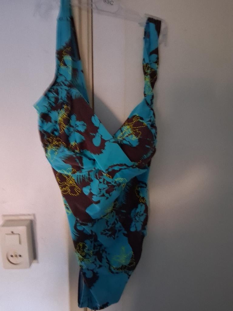 badpak met b h, Kleding | Dames, Badmode en Zwemkleding, Overige kleuren, Badpak, Ophalen of Verzenden, Onbekend