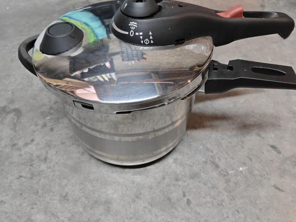 Snelkookpan 6 liter RVS, Zo goed als nieuw, Rvs, Keramische plaat, Ophalen