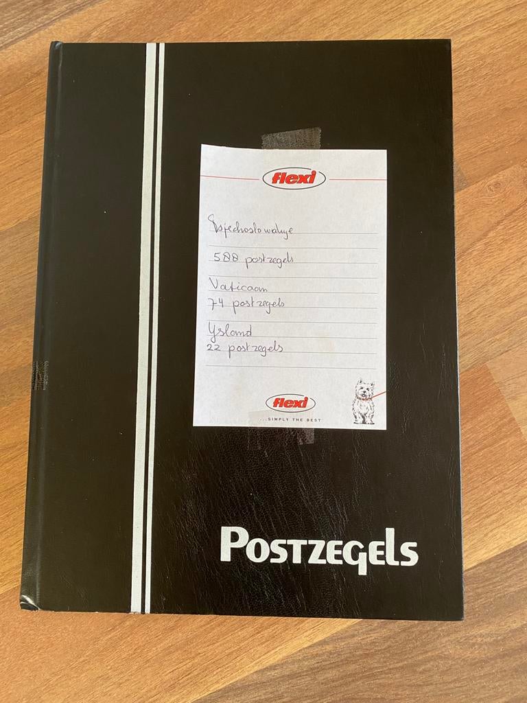 Postzegelalbum (Tsjecie, Vaticaan, IJsland), Ophalen of Verzenden, Buitenland