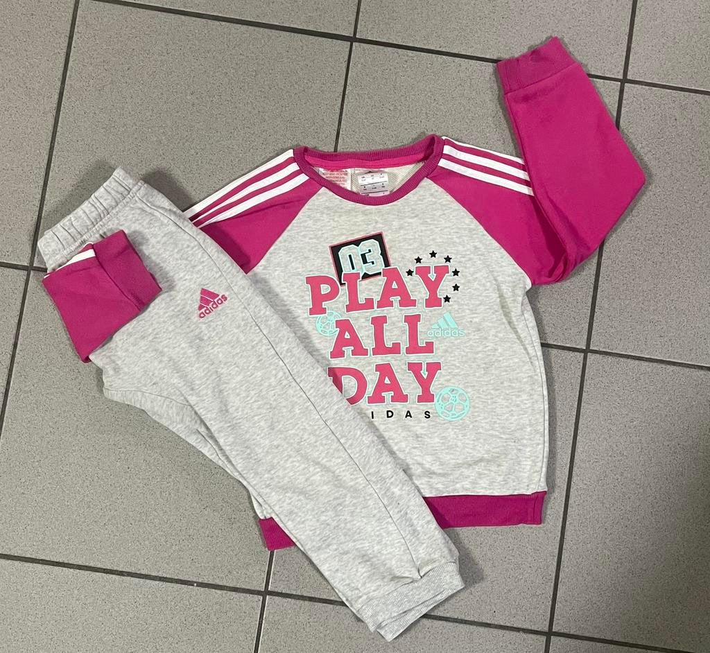Adidas trainingspak maat 104, Kinderen en Baby's, Kinderkleding | Maat 128, Ophalen of Verzenden, Zo goed als nieuw, Jongen of Meisje