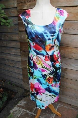 Jurk wit gekleurd Joseph Ribkoff mt 38 Vaste prijs OPRUIMING, Maat 38/40 (M), Verzenden, Wit, Joseph Ribkoff