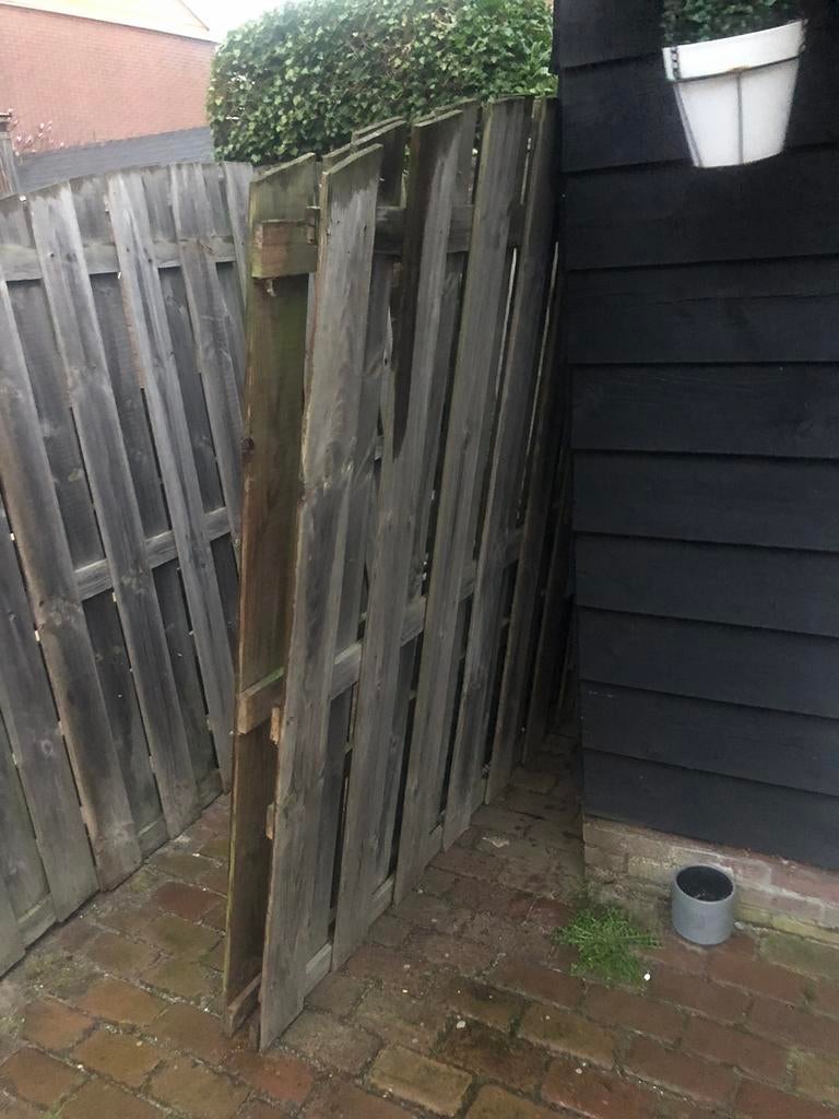 2 schuttingen en 7 palen (hardhout), Ophalen, Minder dan 3 meter, Hout, 1 tot 2 meter