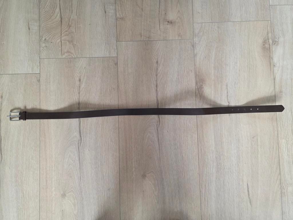 Donkerbruine riem met zilverkleurige gesp, Kleding | Heren, Riemen en Ceinturen, Ophalen of Verzenden