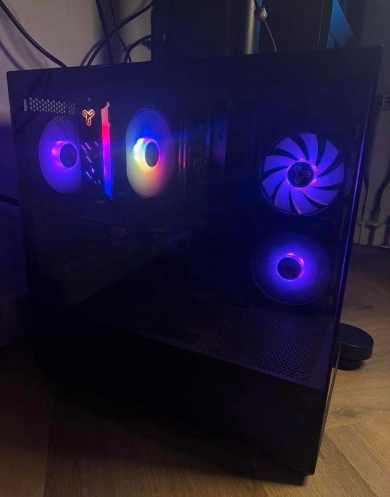 Gaming pc met rgb, Computers en Software, Ophalen of Verzenden, Zo goed als nieuw