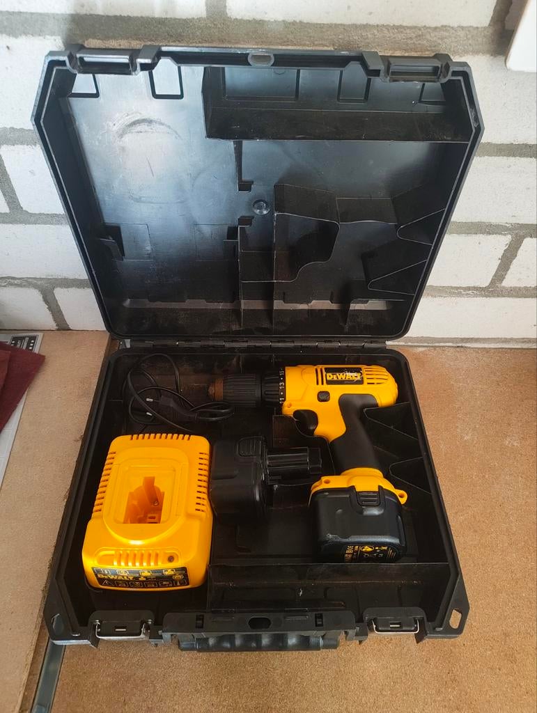 Dewalt 12V 2.0 Ah Accuboormachine, Ophalen of Verzenden, Gebruikt, Boor- en Schroefmachine, Variabele snelheid
