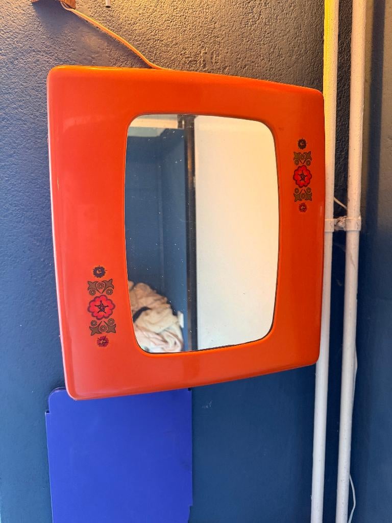 Vintage Jaren ’70 Badkamerkast – Oranje Flower‑Power, Ophalen, Kunststof, Zo goed als nieuw, Minder dan 150 cm