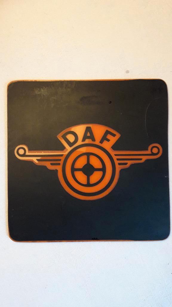 DAF AUTO,S VIERKANT KUNSTSTOF PLAATJE, Ophalen of Verzenden