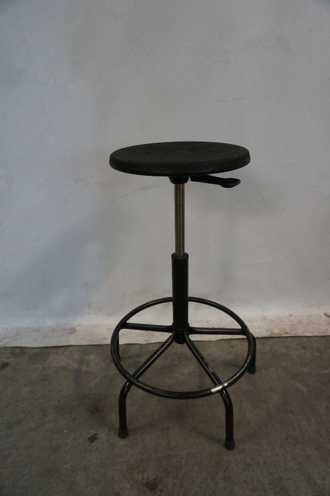 Werkkruk in hoogte verstelbare kruk, Ophalen, Gebruikt, Zwart, Bureaukruk