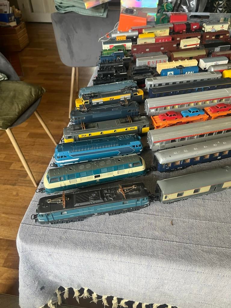 Grote partij Lima treinen, locomotieven, wagons en rails, Hobby en Vrije tijd, Modeltreinen | H0, Ophalen of Verzenden, Gebruikt