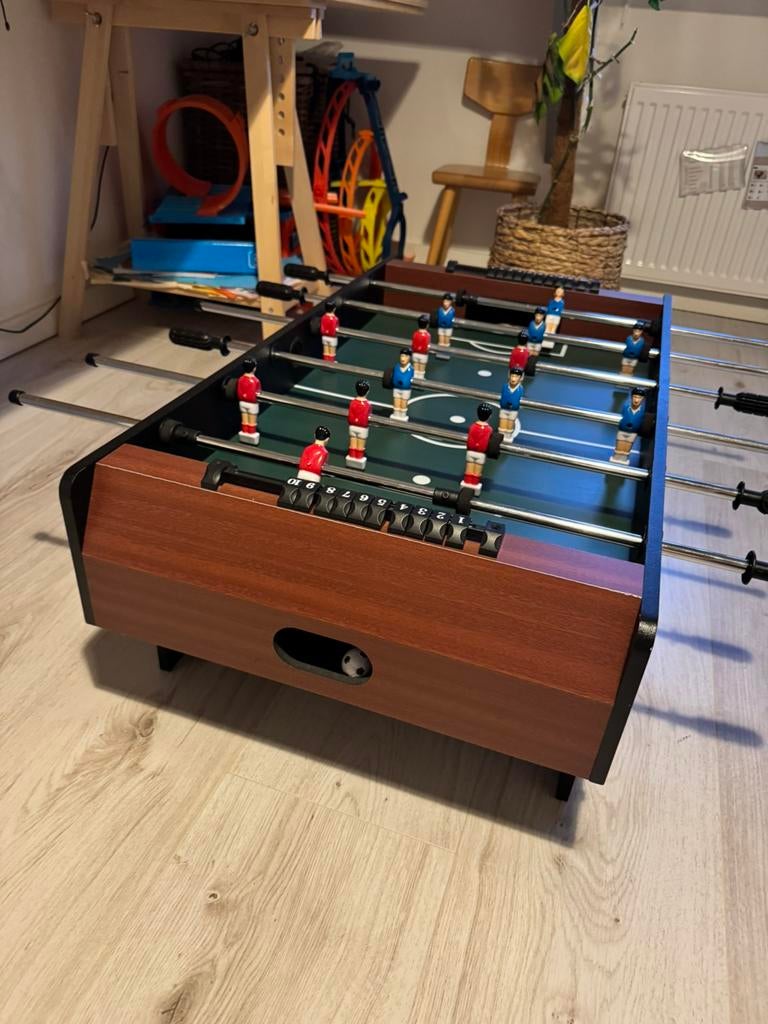 voetbaltafel op lage pootjes, Ophalen, Zo goed als nieuw