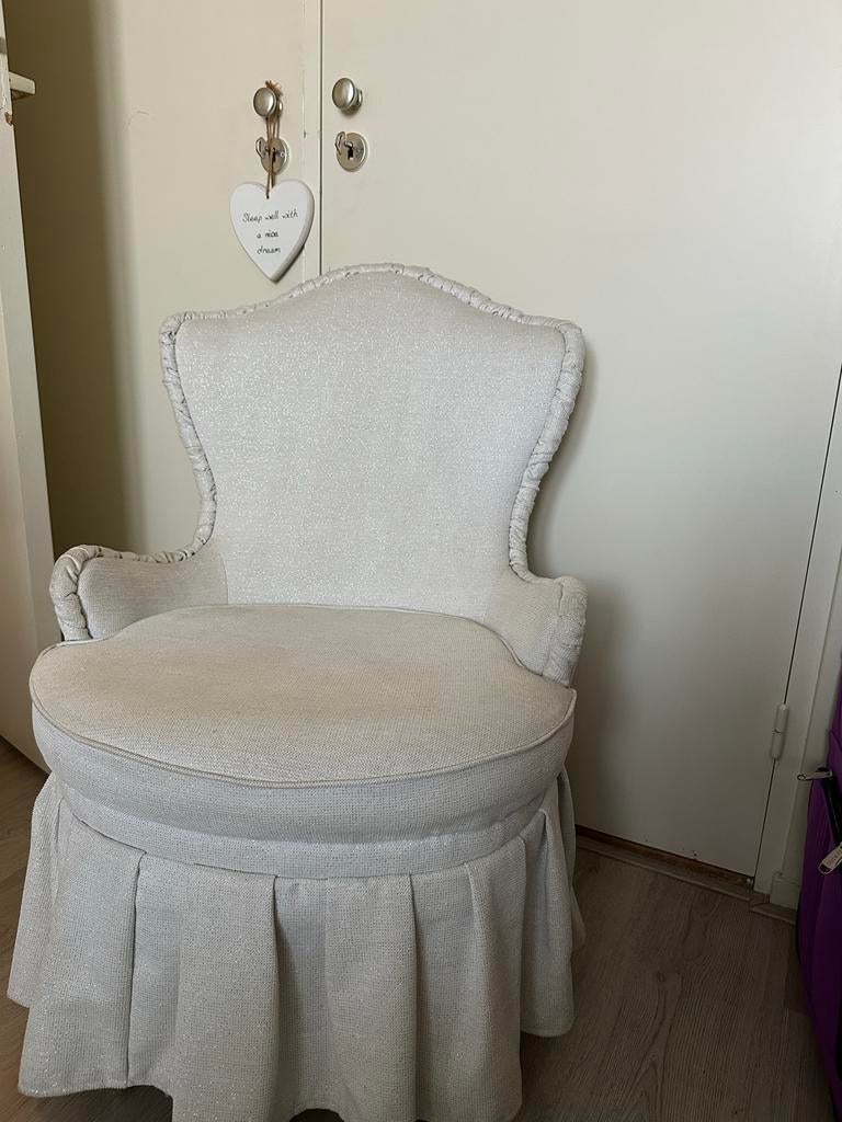 Elegante witte stoel ouderwets klein stoeltje, Ophalen, Gebruikt, Wit, Eén