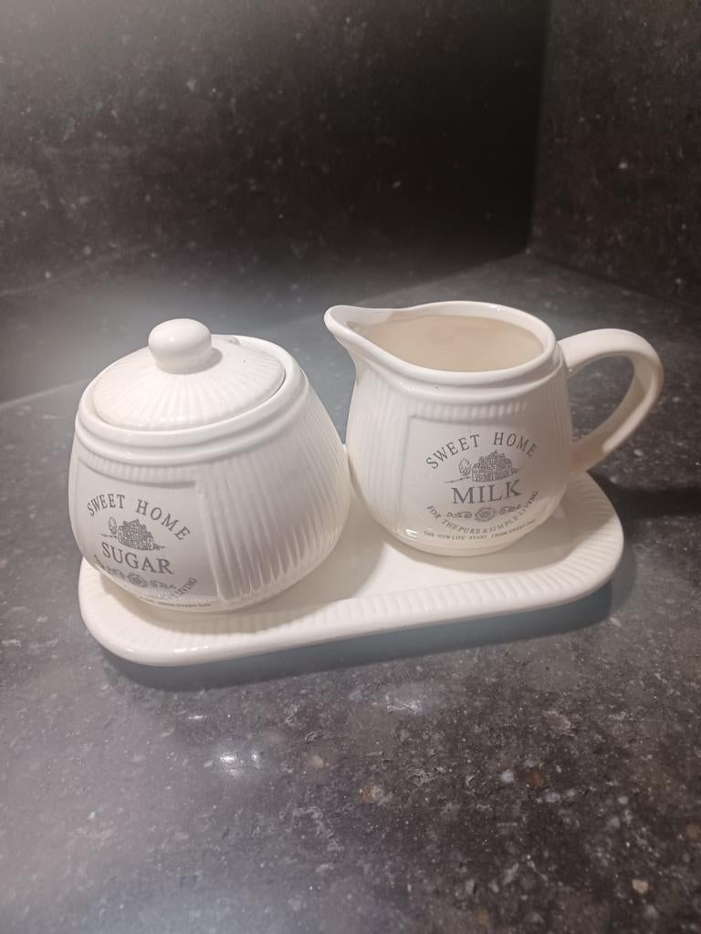 Schattig melk en suikersetje 'Sweet Home', Verzenden, Overige typen, Zo goed als nieuw, Overige stijlen