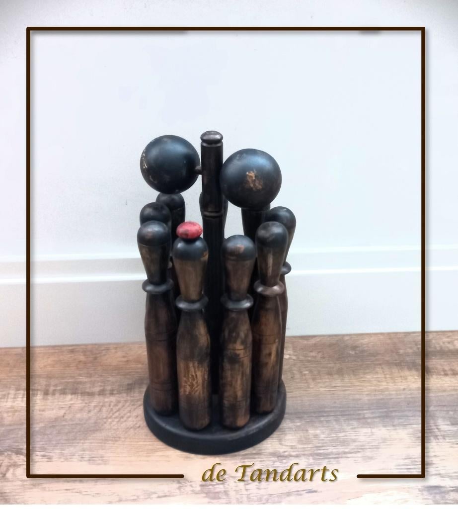 Kegelspel – antieklook, negen kegels, twee ballen, Ophalen of Verzenden