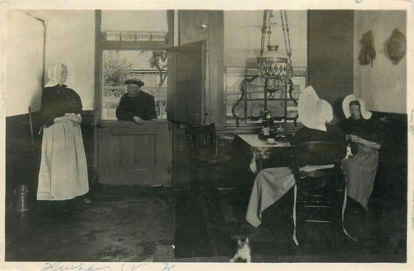 300-149-021 Klederdracht Huizen, Verzamelen, Ansichtkaarten | Nederland, Noord-Holland, Voor 1920, Ophalen of Verzenden