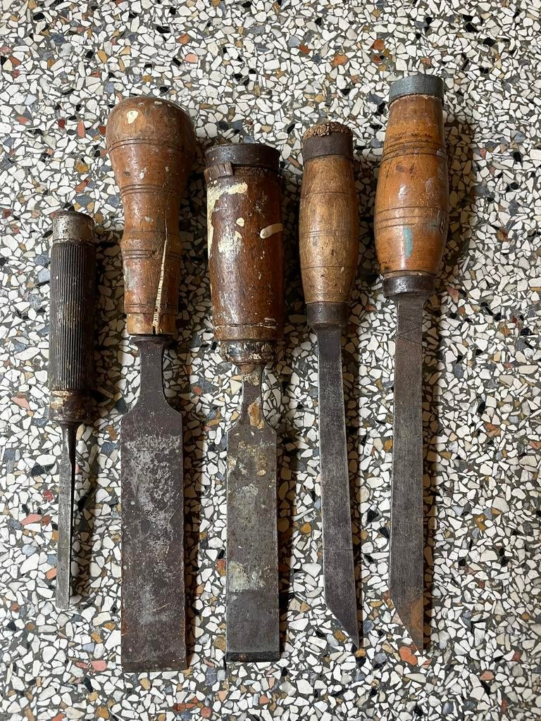 Vier antieke houtbeitels, Antiek en Kunst, Antiek | Gereedschap en Instrumenten, Ophalen of Verzenden