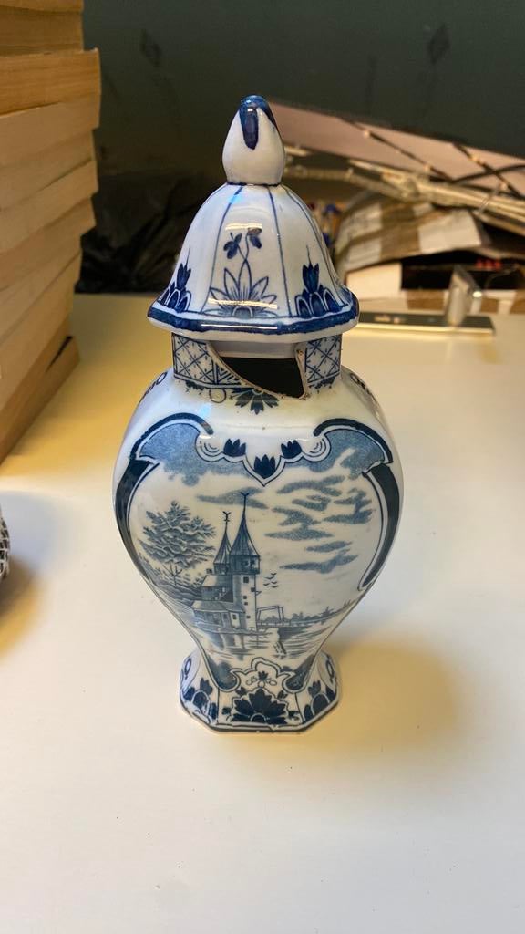 Vaas uit kaststel delfts blauw, Antiek en Kunst, Antiek | Vazen, Ophalen