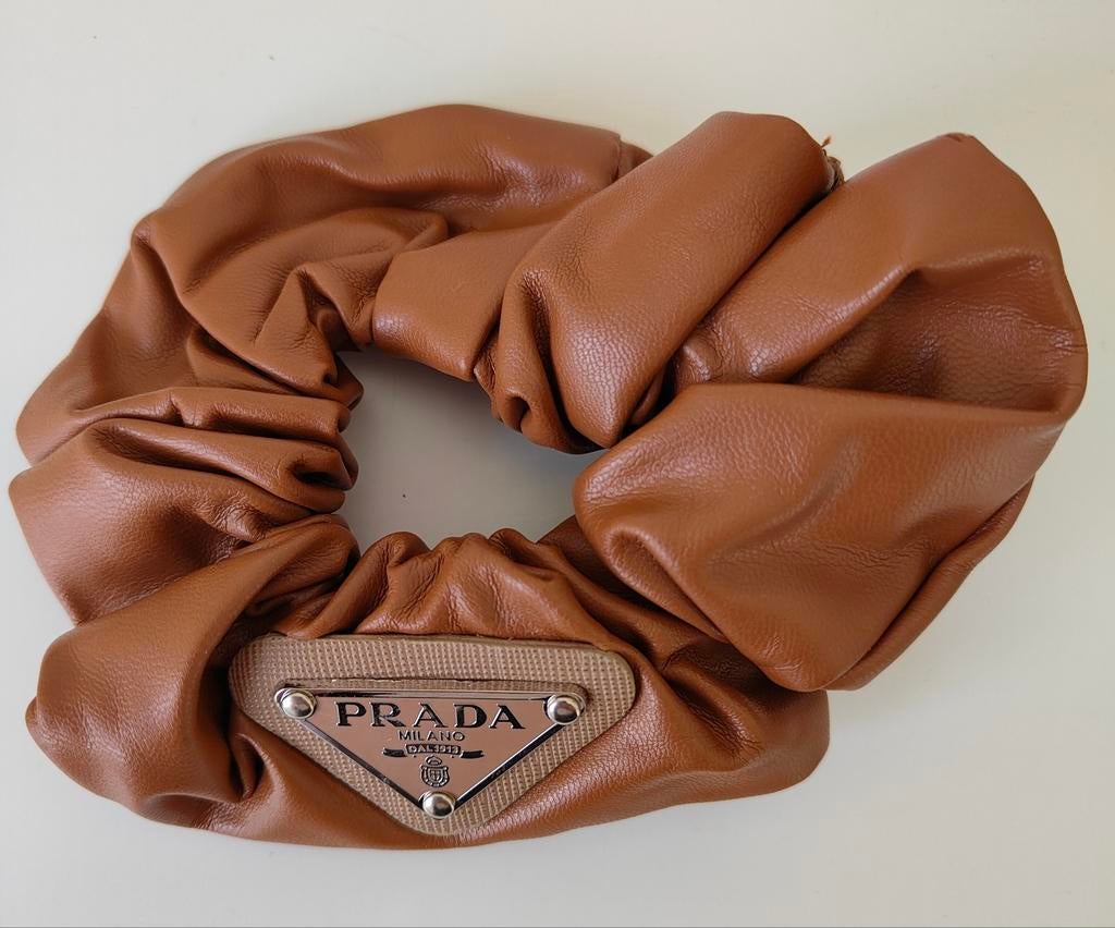 Prada scrunchie bruin, Ophalen of Verzenden, Nieuw, Haarspeld