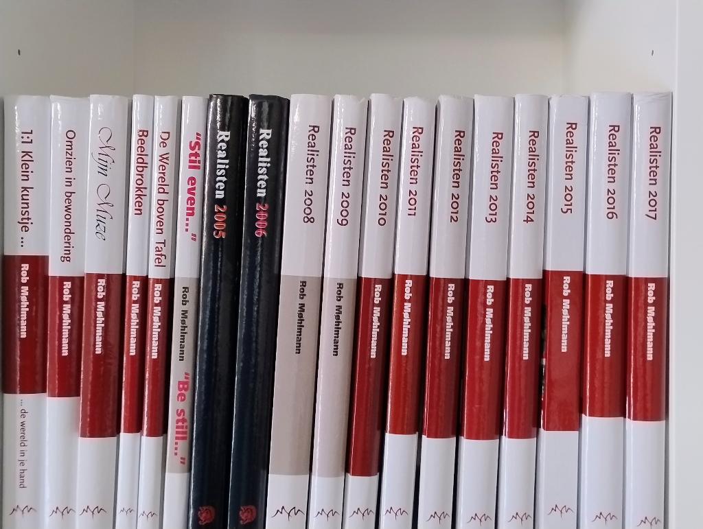 Rob Mohlmann diverse jaarboeken, nieuwstaat, Ophalen of Verzenden, Zo goed als nieuw