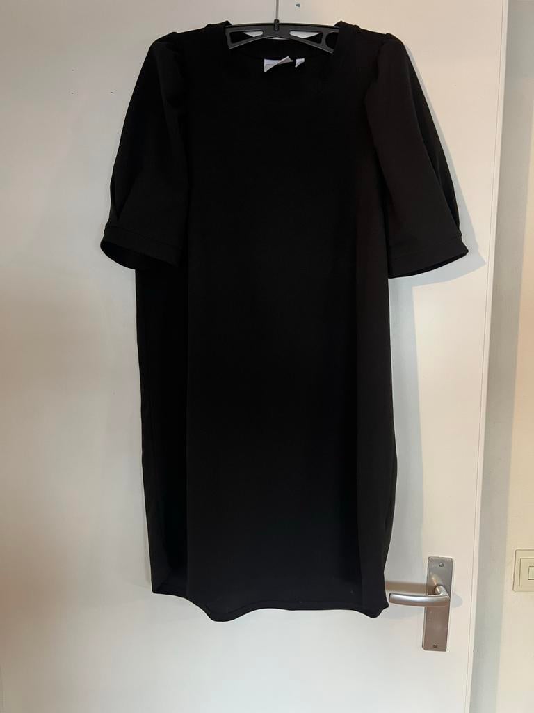 Zwarte jurk - Trend One Young - Maat M, Ophalen of Verzenden, Zo goed als nieuw, Zwart