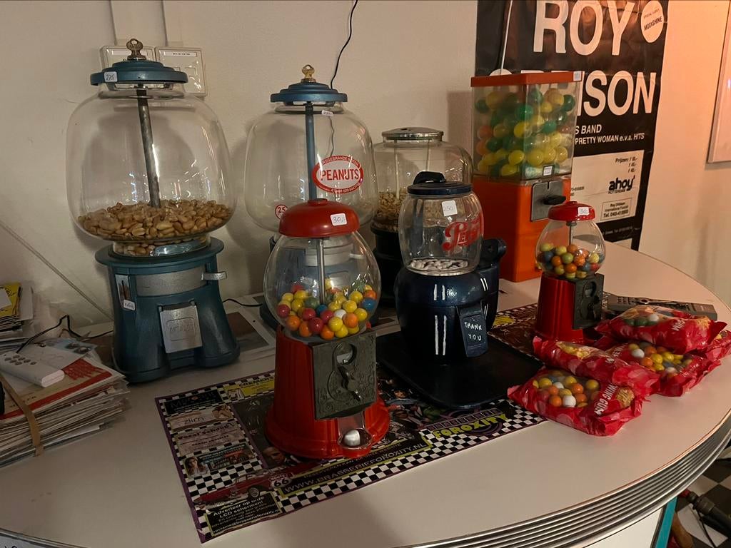 Diverse kauwgom/pinda automaten oa. Beaver met geldlade., Ophalen, Zo goed als nieuw