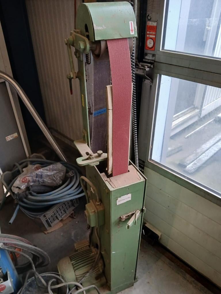 Bandschuurmachine, Ophalen, Minder dan 700 watt, Werkbankslijpmachine