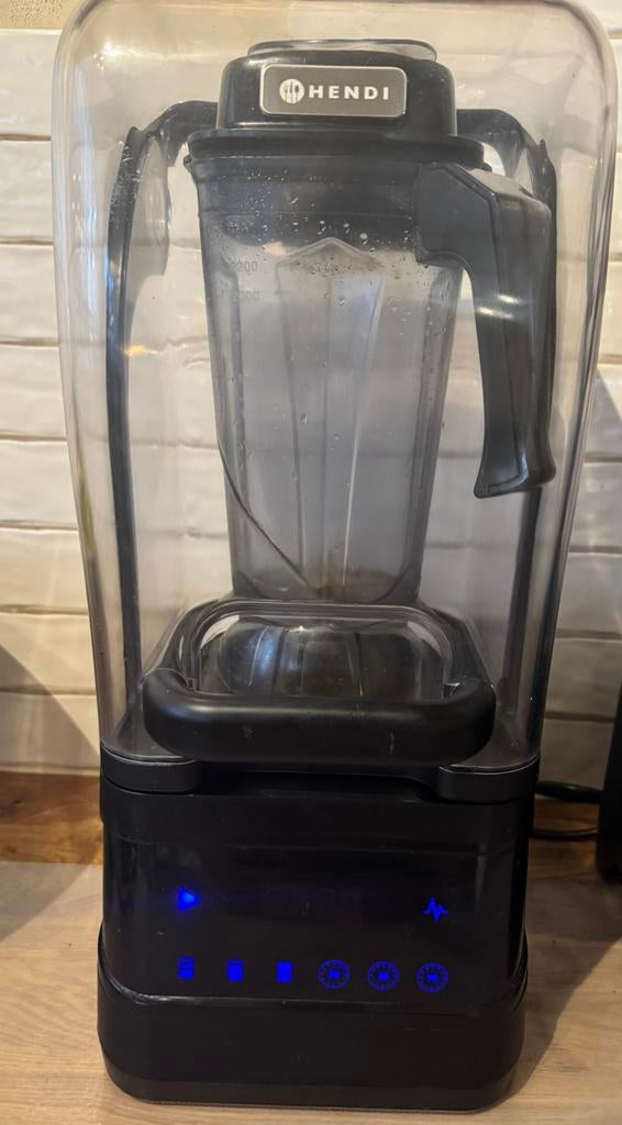 Hendi Digitale blender met geluiddempende kap (Zonder kan), Ophalen of Verzenden, Zo goed als nieuw, Blender