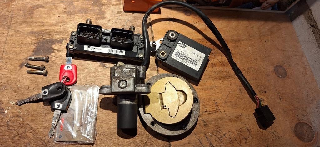 Ducati ST4S complete sloten set, Ophalen of Verzenden