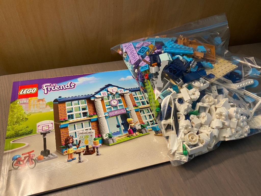 Lego 41682 Friends High School, Kinderen en Baby's, Speelgoed | Duplo en Lego, Zo goed als nieuw, Lego, Complete set, Ophalen of Verzenden