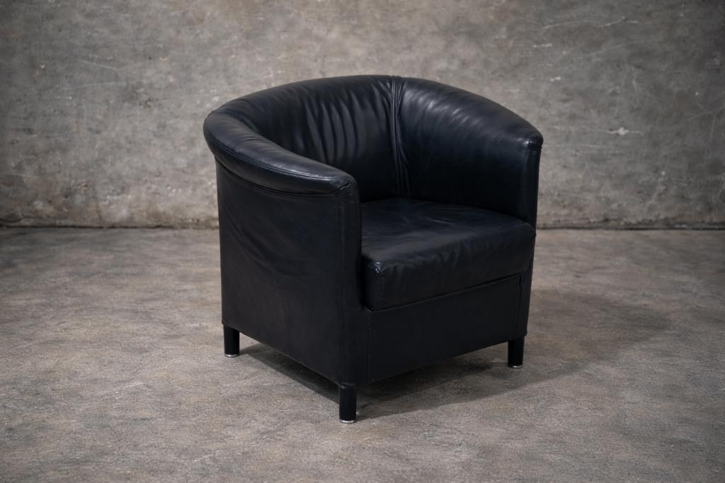 Wittmann Design Fauteuil ‘Aura’ – zwart leer – Paolo Piva, Ophalen, -, -, Zo goed als nieuw