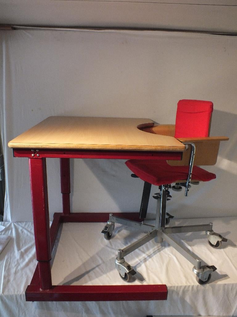 Zeer degelijke MARKO bureau met stoel handicap rolstoel, Ophalen, Gebruikt, Zwart