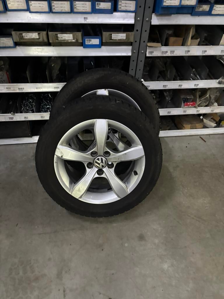 Winterbanden plus velgen vw polo 5x100, Gebruikt, 16 inch, Verzenden, Banden en Velgen