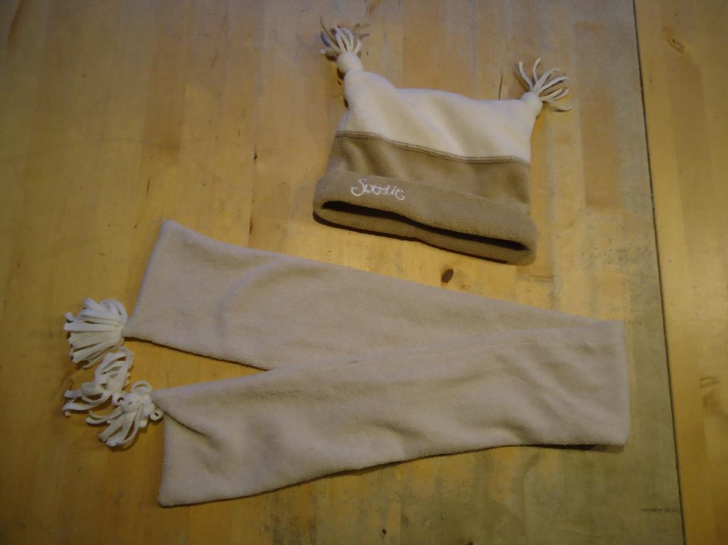 Setje van sjaal en muts van Prenatal omtrek 48 maat 80 (K132, Kinderen en Baby's, Babykleding | Mutsen, Sjaals en Wanten, Ophalen of Verzenden