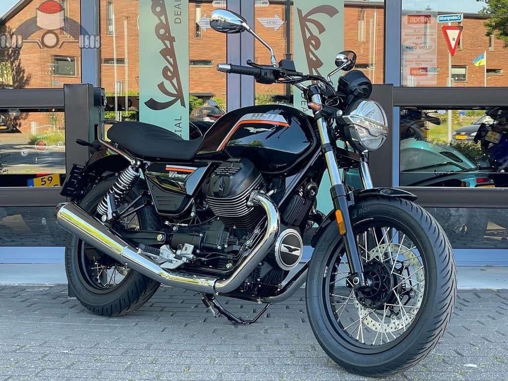 Moto Guzzi V7 Special Nero Smeraldo 2026 - foto 2