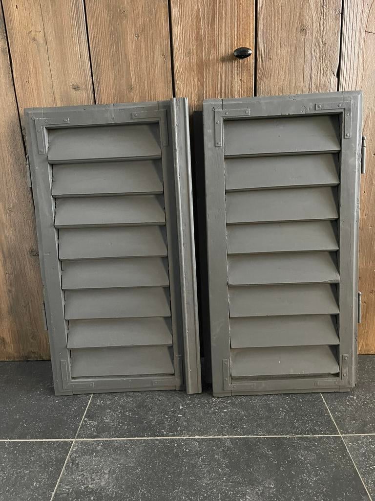 Set van 2  houten luiken - Grijs, Ophalen, Gebruikt