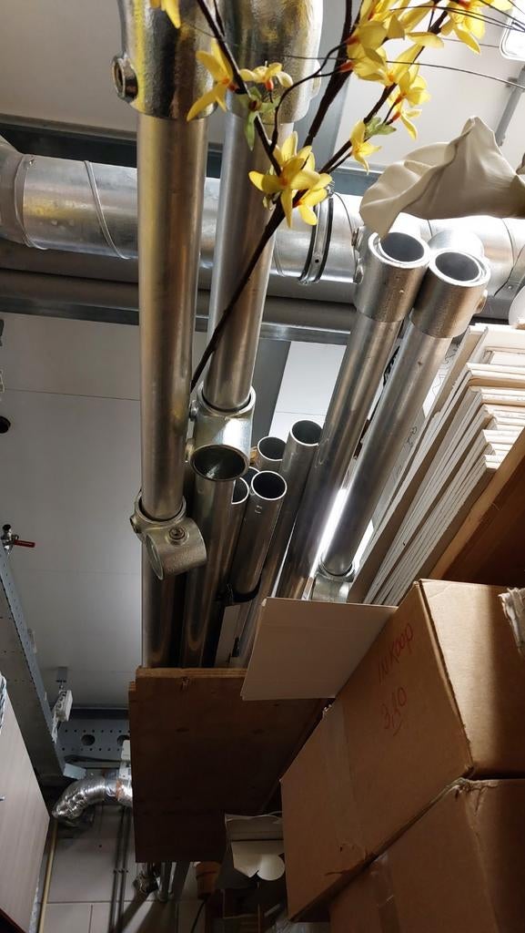 Tekoop aluminium buizen met bochten voor een reklame bord, Verzamelen, Merken en Reclamevoorwerpen, Ophalen, Reclamebord