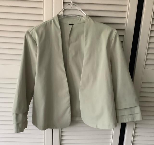 Jasje met leuke mouwdetails, Maat 38/40 (M), Ophalen of Verzenden, Zo goed als nieuw, Jasje