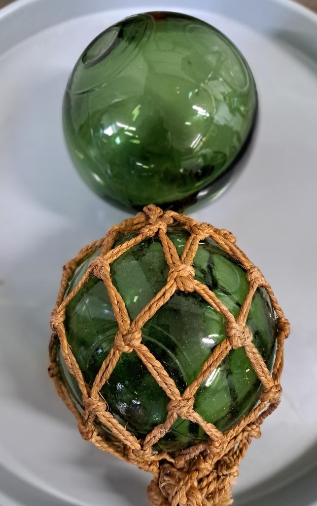 2x  vintage nostalgische glazen visnet drijvers, Antiek en Kunst, Verzenden