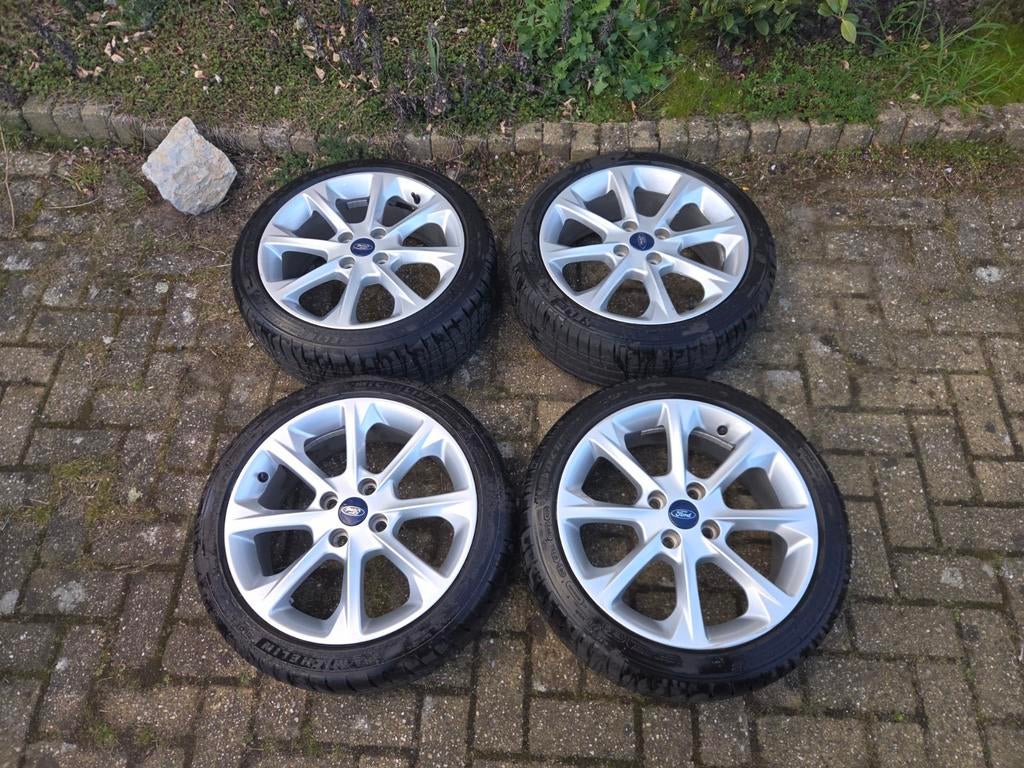 Orginele Ford Fiesta velgen Michelin zomerbanden 205/45R17, Ophalen, Gebruikt, Banden en Velgen, 17 inch