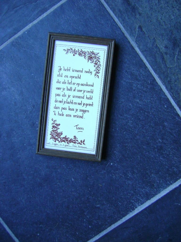 Tegel Toon Hermans. Met mooi gedicht., Antiek en Kunst, Ophalen of Verzenden
