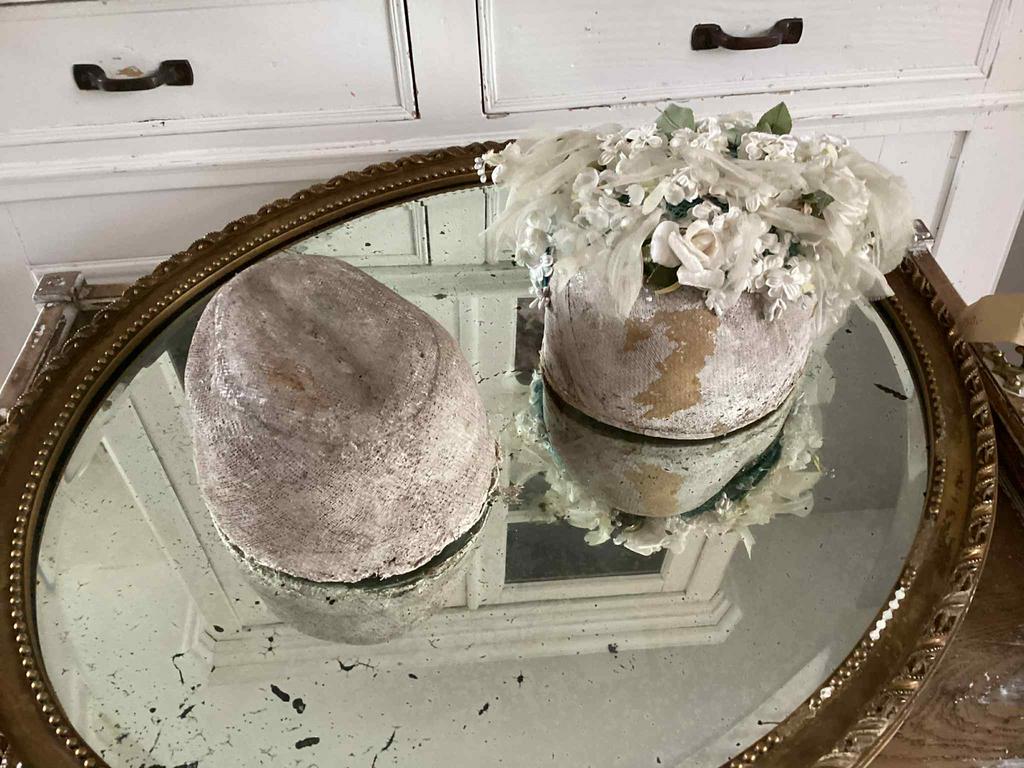 2 antieke gipsenmallen hoeden mallen, Ophalen of Verzenden