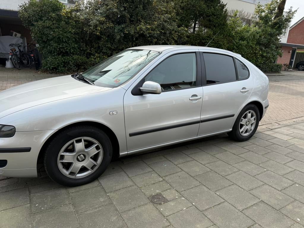 Seat Leon 1.8 20V 92KW 2001 Grijs, Auto's, Seat, Particulier, Leon, Benzine, D, Hatchback, Handgeschakeld, Origineel Nederlands