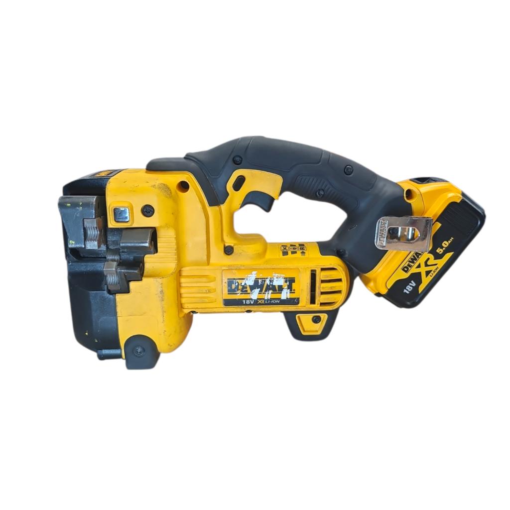 DeWalt DCS350NT Incl.2 Accu's & Lader | Gebruikte Staat, Dewalt, Zo goed als nieuw, Support@dewalt.com, 701 E. Joppa Road
Towson, MD 21286
USA