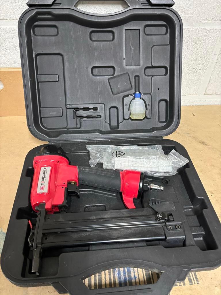 Partij gereedschap: Boormachine, boren, meetlint en meer, Boormachine, Gebruikt, Variabele snelheid, Ophalen of Verzenden