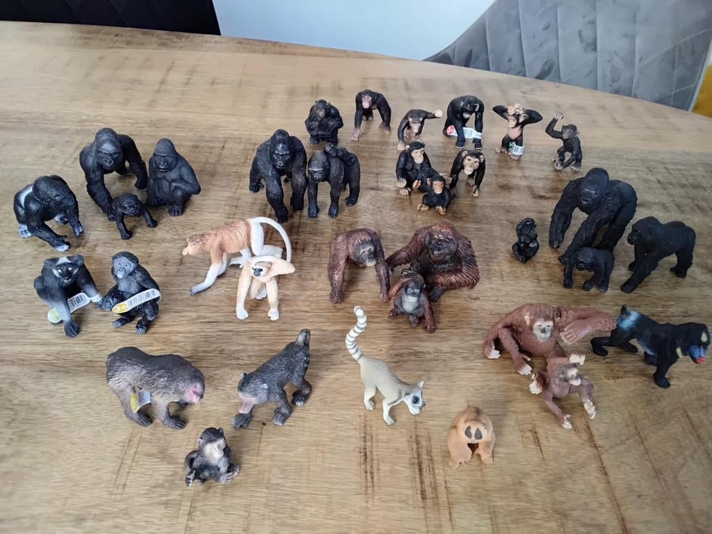 Schleich apen, gorilla, chimpansee, orang oetang, baviaan ed, Ophalen of Verzenden, Zo goed als nieuw, Paard, Beeldje of Figuurtje