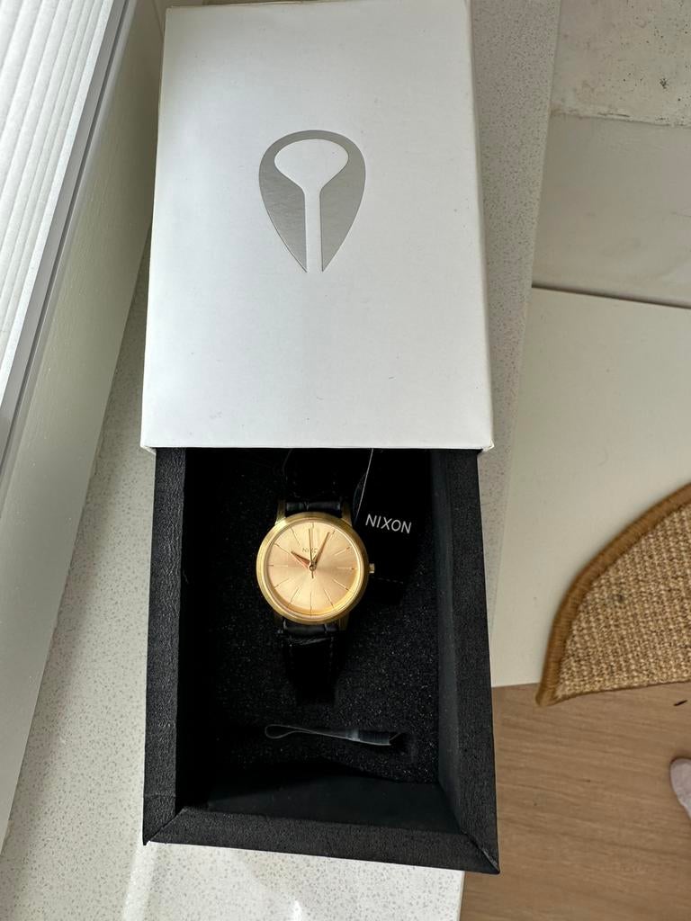 Nixon horloge met originele verpakking, Ophalen, Zo goed als nieuw, Leer, Overige merken