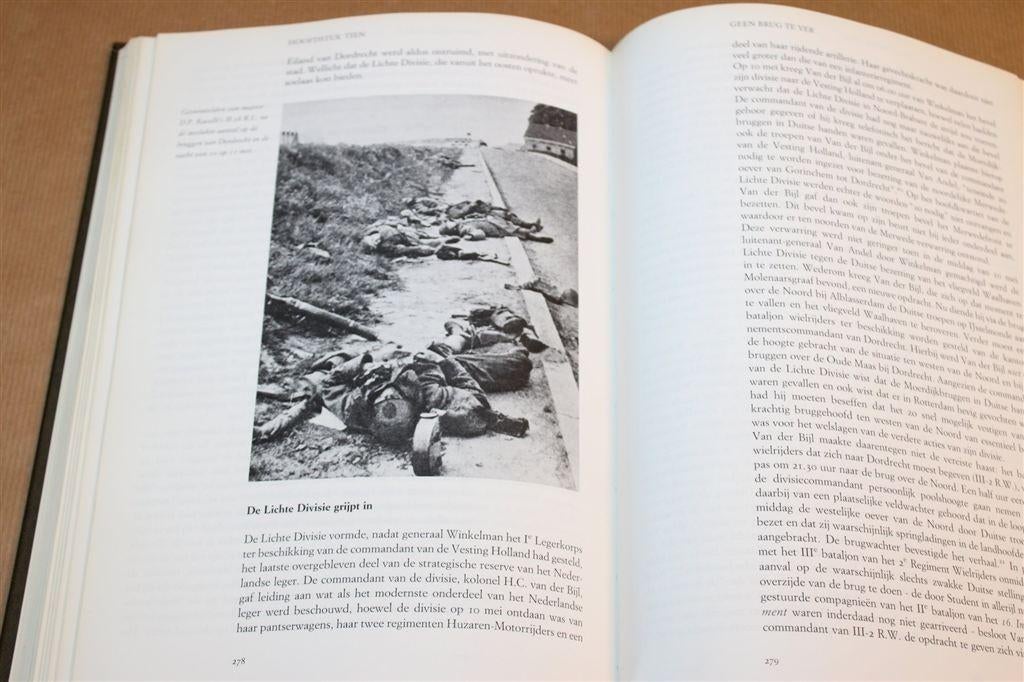 Mei 1940 — Duitse Invasie & Strijd in Nederland, Boeken, Ophalen of Verzenden, Tweede Wereldoorlog, Gelezen, Overige onderwerpen