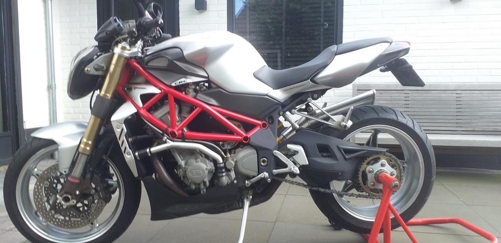 MV Agusta Brutale 750 (2006) - Zeer goede staat, 38K