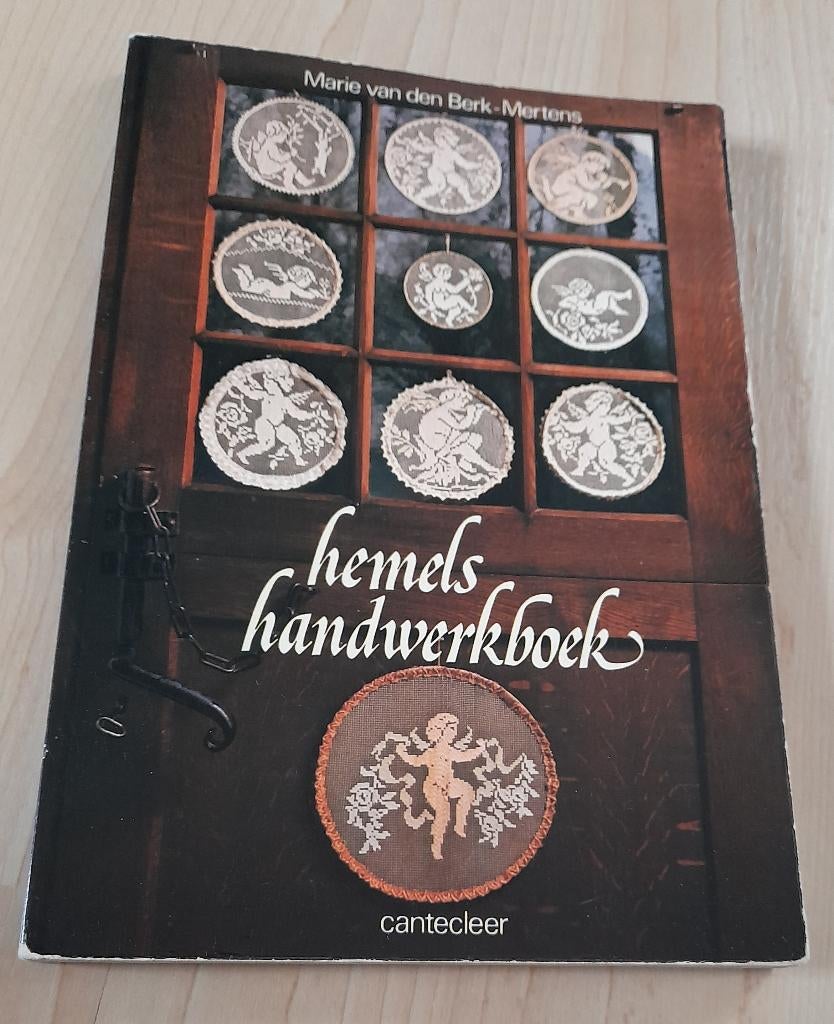 HEMELS HANDWERKBOEK door Marie van den Berk-Martens, Ophalen of Verzenden, Gelezen, Overige onderwerpen