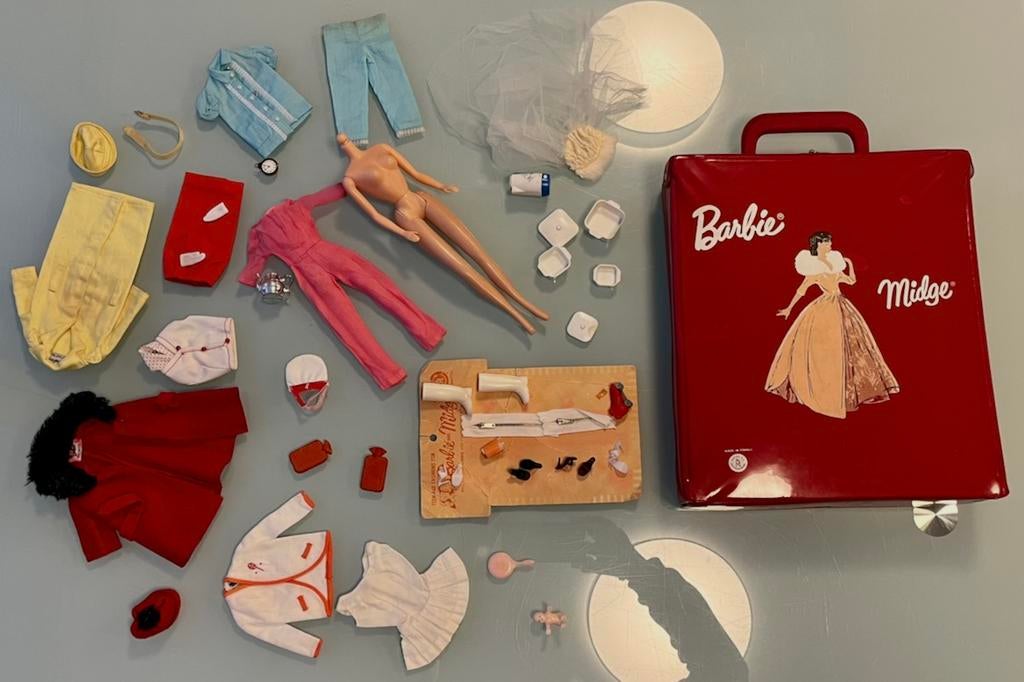 Vintage Barbie koffer plus originele kleding 60’s, Verzamelen, Ophalen of Verzenden, Gebruikt, Accessoires