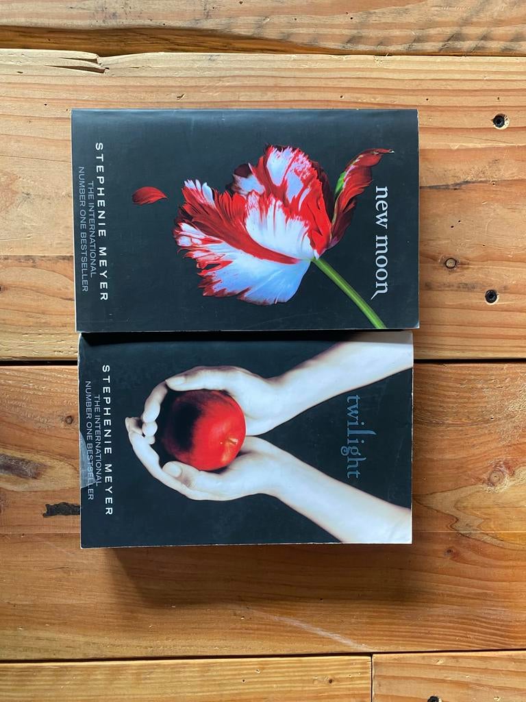 Twilight boeken (Engels) - Twilight en New Moon, Boeken, Ophalen of Verzenden, Gelezen, Amerika